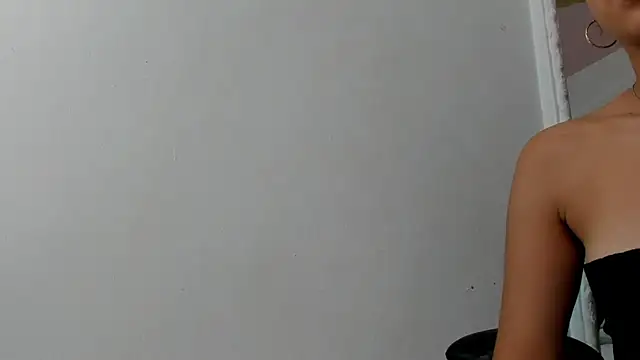 CarolineFyre webcam