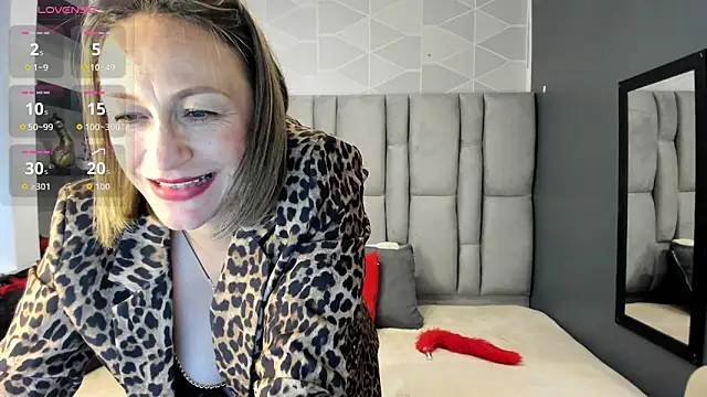 Charlot_milf webcam