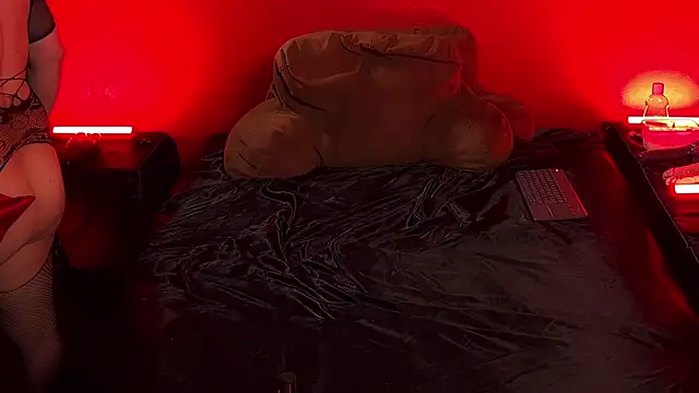 jennifercd (T milf) - sissy cum