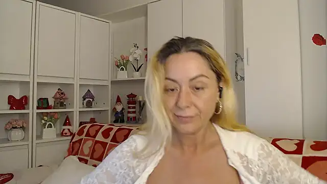_karolynesyera_ live cam