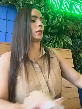Mau_White live sex cam