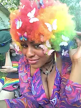 AmazonianMistress webcam