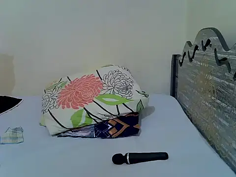 pretty_siren webcam