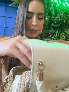 Mau_White live cam