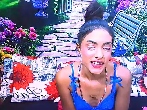 IndianPretty14u2Luv webcam