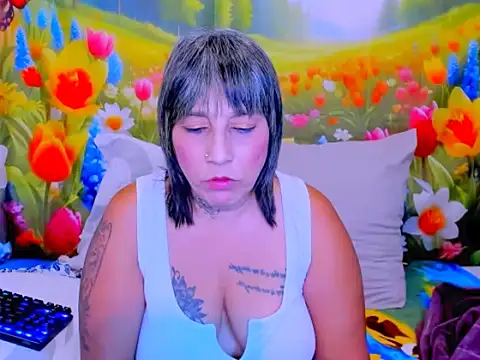 indianroxy webcam