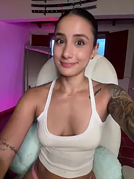 Ale_Lewis webcam