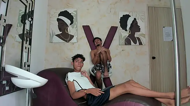 COUPLES_BOYS webcam