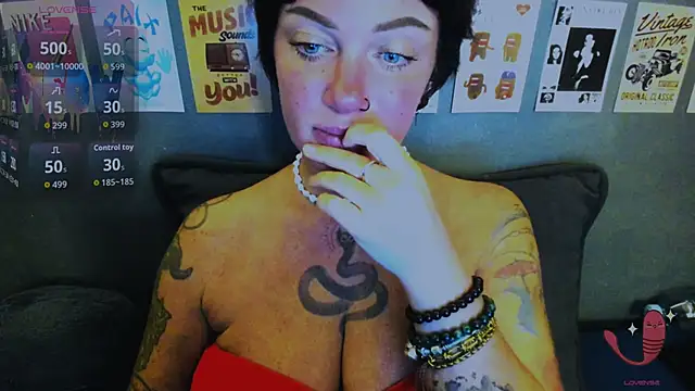 EllieOz webcam