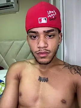 izaak_taylor7 webcam