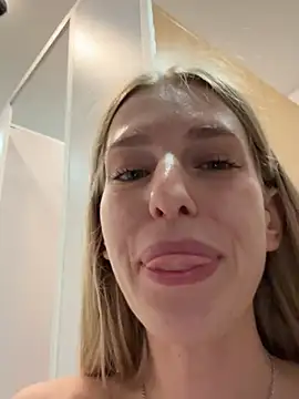 kira_mia webcam