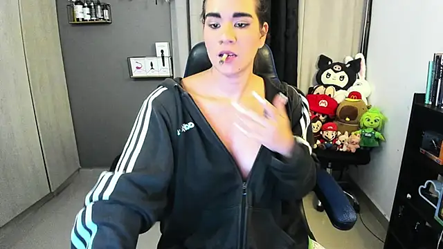 Charlott__V webcam