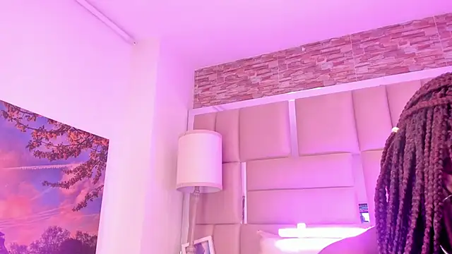ShaniaBrownn webcam