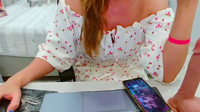 evelove33 - EveLove33's free webcam - UK Sex Cams