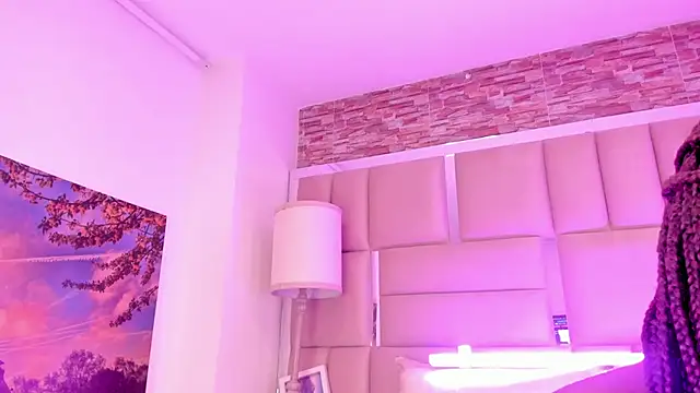 ShaniaBrownn webcam