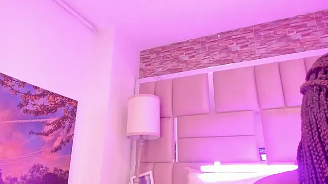 ShaniaBrownn webcam