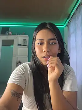 ALANAH_KITTY webcam