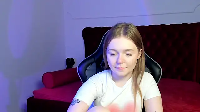 ElinaVale webcam