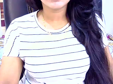 Noor_Zarin webcam