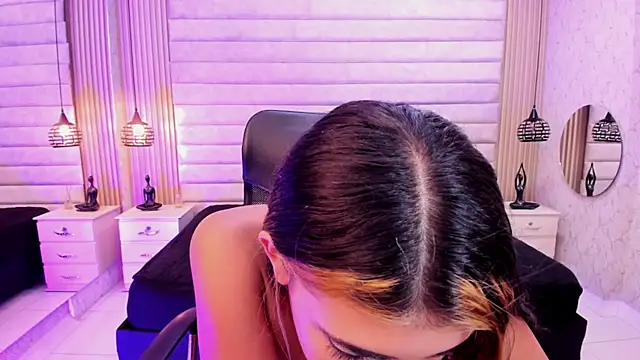 VictoriaaBlair webcam