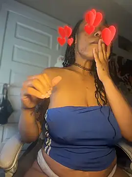 Lunalovesyou8 webcam