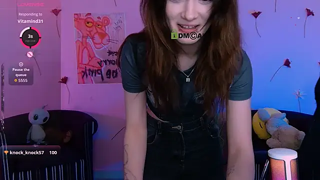 liana_kisses webcam