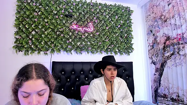 valeria_and_zoe webcam