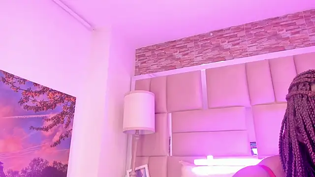 ShaniaBrownn webcam