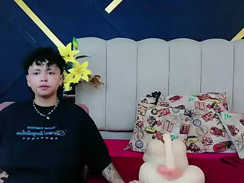 NikiEvanz webcam