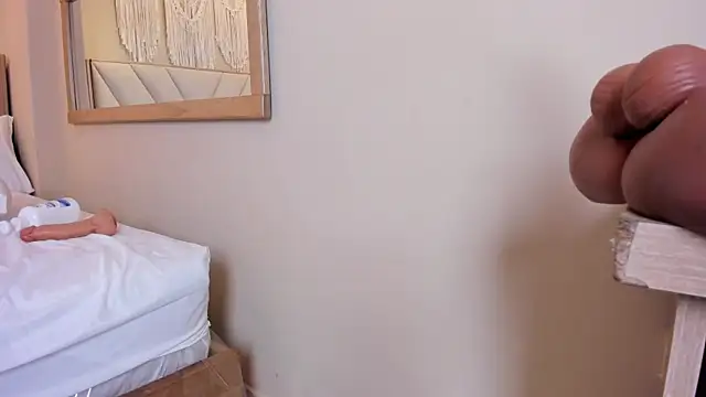 NahimiThompson live sex cam