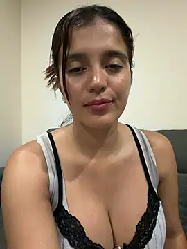 lara_beker