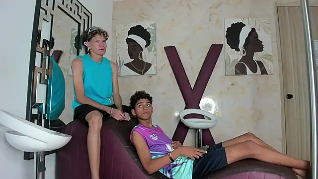 COUPLES_BOYS webcam