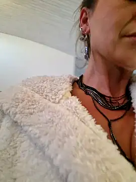 CelynaRoss webcam