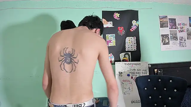 TYLERhHOT2005 webcam