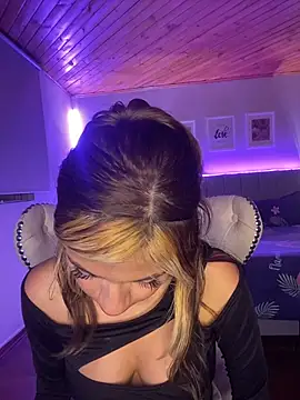 Isabella18_pink webcam