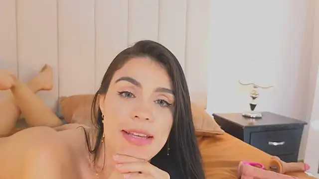 Antonella_Maxwell webcam