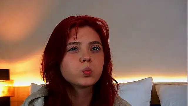 Nora__Ray webcam