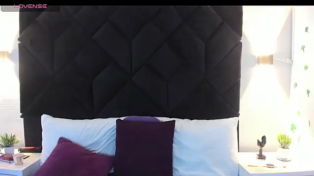 letiziia_sky1 - Letiziia_sky1's free webcam - UK Sex Cams