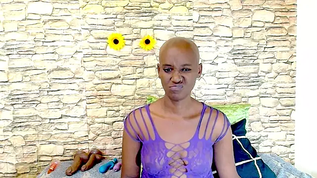EbonyOlive69 webcam