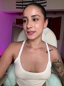 Ale_Lewis webcam
