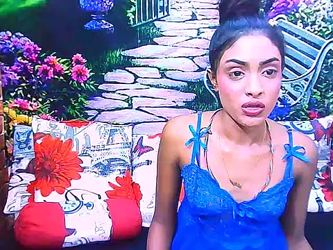 IndianPretty14u2Luv webcam