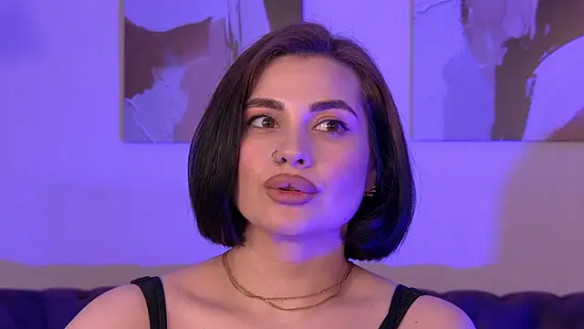 AdrianaToress webcam