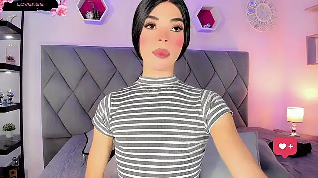 Amira_Ember webcam