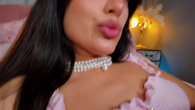 AmedeeaBanks webcam