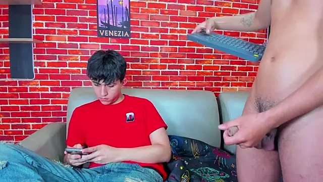 Hoot_boyss_ webcam