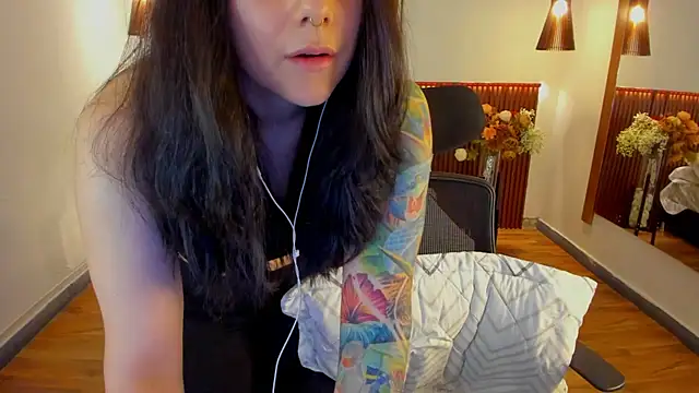 KatherineBond webcam