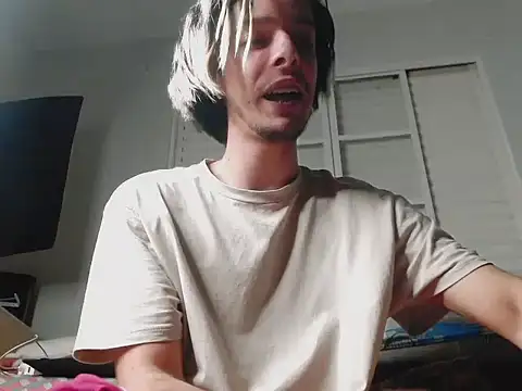 blondetwink webcam