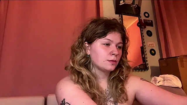 TeenLily webcam