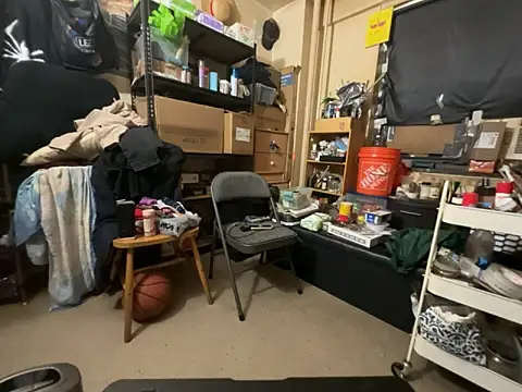 Snowbunnycake_131 webcam