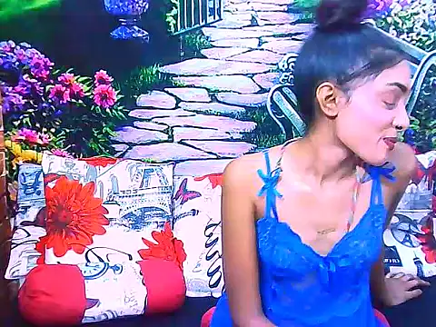 IndianPretty14u2Luv webcam